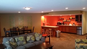 Grand Forks Inn & Suites