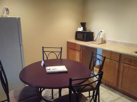 Knights Inn And Suites Grand Forks