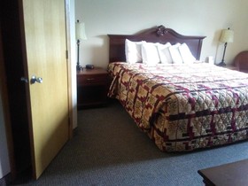 Knights Inn And Suites Grand Forks