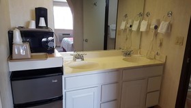Knights Inn And Suites Grand Forks