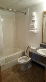 Knights Inn And Suites Grand Forks