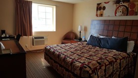 Knights Inn And Suites Grand Forks