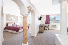 Knights Inn And Suites Grand Forks