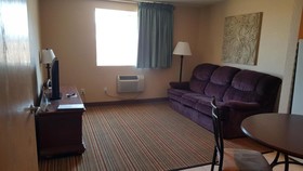 Knights Inn And Suites Grand Forks