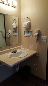 Knights Inn And Suites Grand Forks