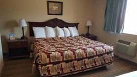 Knights Inn And Suites Grand Forks