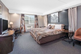 Knights Inn And Suites Grand Forks