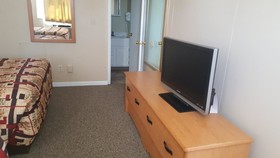 Knights Inn And Suites Grand Forks