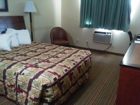 Knights Inn And Suites Grand Forks