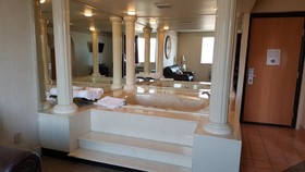 Knights Inn And Suites Grand Forks
