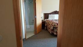 Knights Inn And Suites Grand Forks
