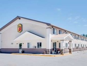 Super 8 by Wyndham Grand Forks
