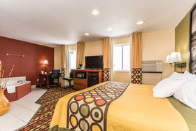 Super 8 by Wyndham Grand Forks