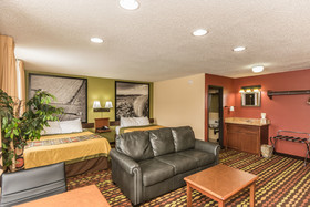 Super 8 by Wyndham Grand Forks