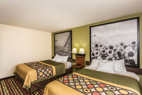 Super 8 by Wyndham Grand Forks