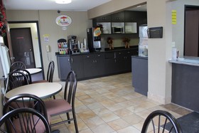 Super 8 by Wyndham Grand Forks