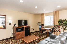 Super 8 by Wyndham Grand Forks