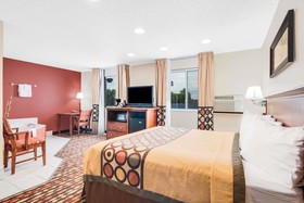 Super 8 by Wyndham Grand Forks