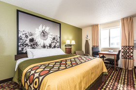 Super 8 by Wyndham Grand Forks