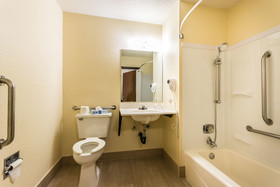 Super 8 by Wyndham Grand Forks