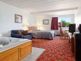 Travelodge by Wyndham Grand Forks