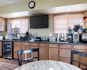 Econo Lodge Jamestown