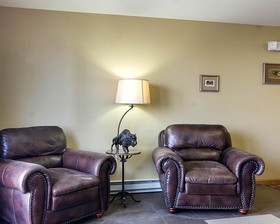 Econo Lodge Jamestown