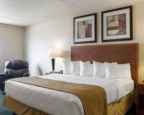 Baymont by Wyndham Jamestown Conference Center & Water Park