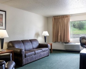 Baymont by Wyndham Jamestown Conference Center & Water Park