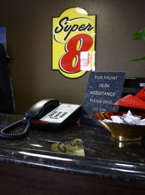 Super 8 by Wyndham Jamestown