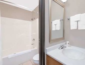 Super 8 by Wyndham Lisbon