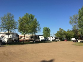 Colonial Motel And RV Park