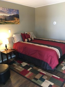 Colonial Motel And RV Park