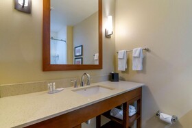Comfort Inn & Suites Mandan - Bismarck