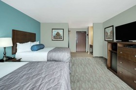Baymont by Wyndham Minot