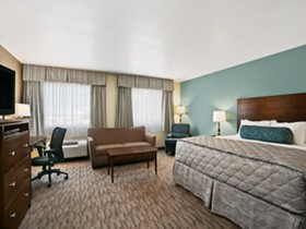 Baymont by Wyndham Minot