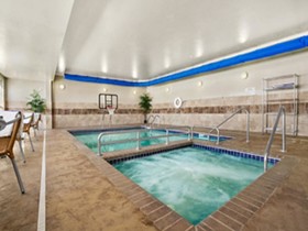 Baymont by Wyndham Minot