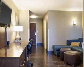 Comfort Suites Minot