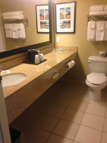 Country Inn & Suites by Radisson, Minot, ND