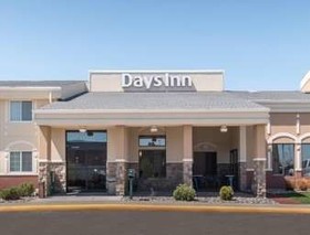 Days Inn by Wyndham Minot