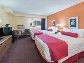 Days Inn by Wyndham Minot