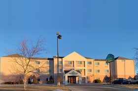 AmericInn by Wyndham Minot