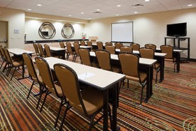 Hampton Inn & Suites Minot Airport