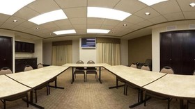Holiday Inn Express Hotel & Suites Minot South