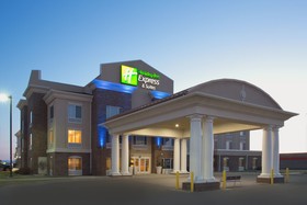 Holiday Inn Express Hotel & Suites Minot South