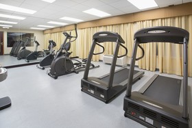 Holiday Inn Express Hotel & Suites Minot South