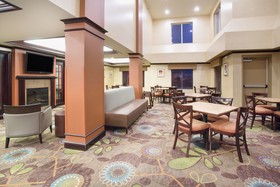 Holiday Inn Express Hotel & Suites Minot South