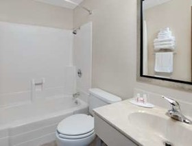 Super 8 by Wyndham Valley City