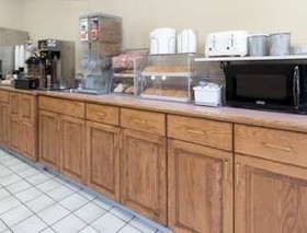 Super 8 by Wyndham Valley City