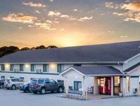 Super 8 by Wyndham Valley City
